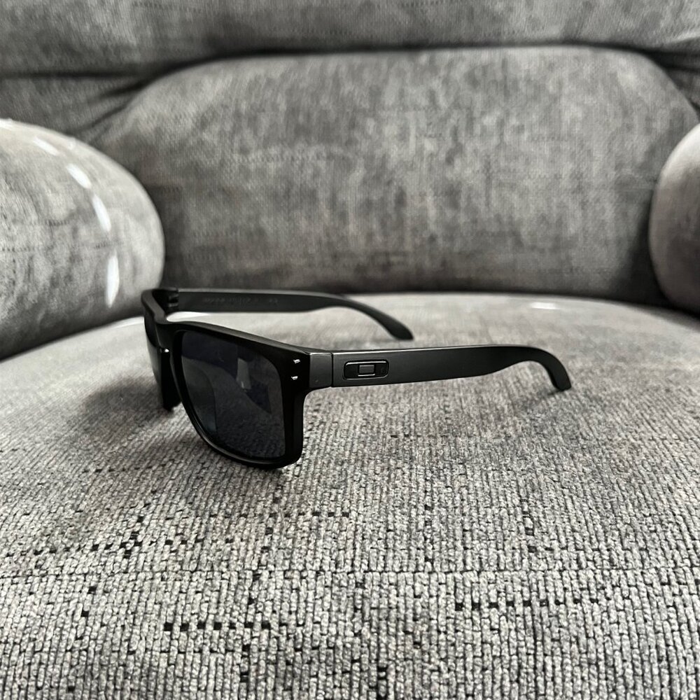 Oakley Holbrook Sunglasses 009102 Black Lenses-Black Matte Frame - Picture 7 of 14
